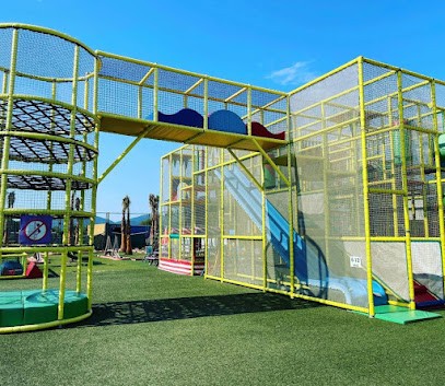Play City, Centre de Loisirs à Puget-sur-Argens