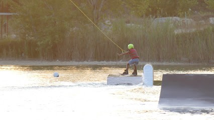 Castor Wake Park, Centre de Loisirs à Saint-Laurent-d'Arce
