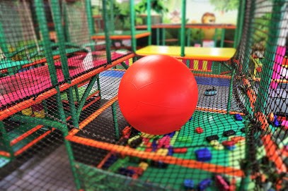 AcroJungle Indoor ( Aire De Jeux Intérieure ), Centre de Loisirs à Serres-Castet