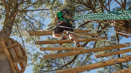 Hold on to the branches, Centre de Loisirs à Vallon-Pont-d'Arc