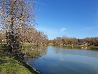 Plan d'Eau du Moulin des Prés, Centre de Loisirs à Beton-Bazoches
